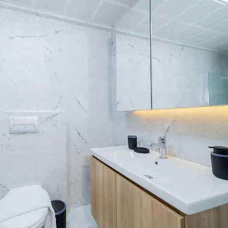 Remarkable Flat With Shared Pool In Kepez